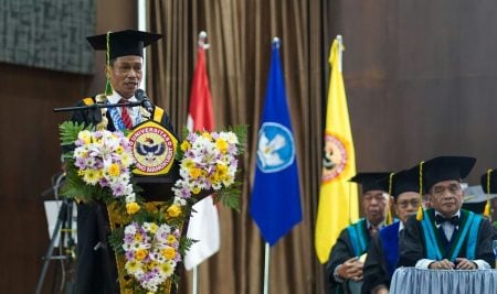 Kukuhkan 1.290 Wisudawan pada Wisuda ke-133, Rektor ULM Ingatkan Wisudawan untuk Selalu Tingkatkan Keterampilan